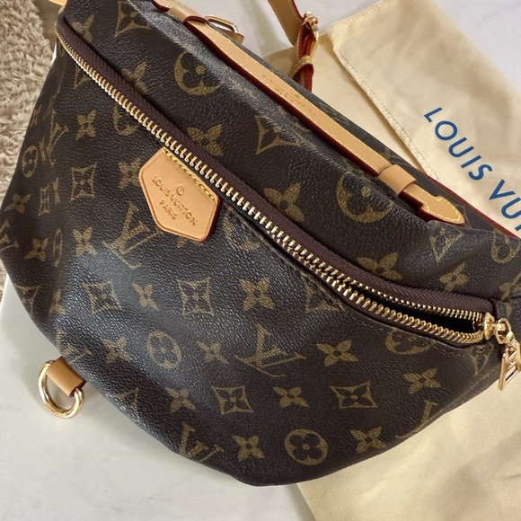 Designer inspired bumbag dark brown flower print with gold hardware - Picture 8 of 8